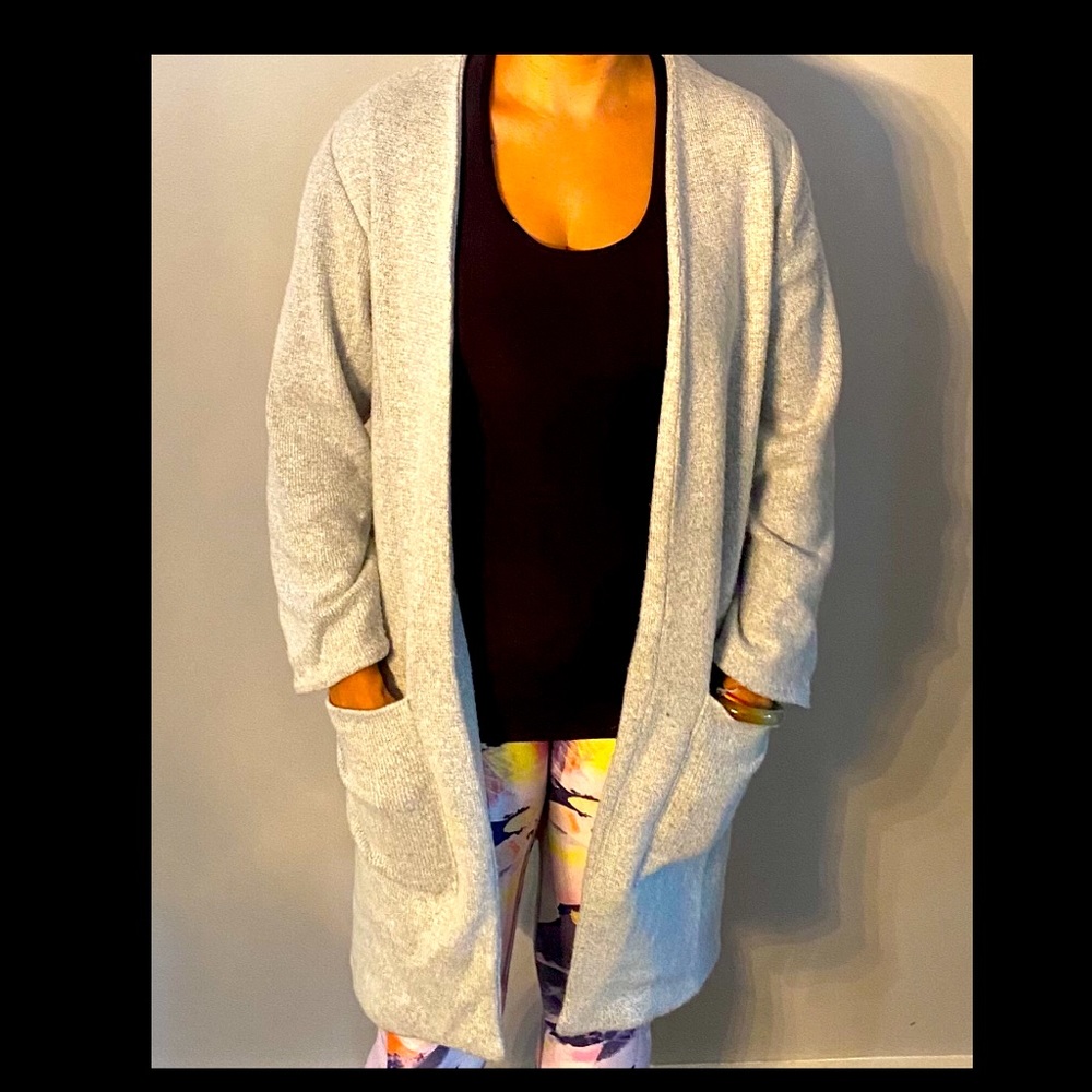 Grey thigh length sweater/jacket with pockets